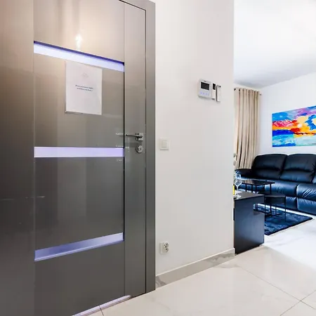 Luxury With Bath- Centre, Free Parking By Staynest