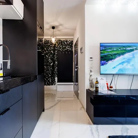 Luxury With Bath- Centre, Free Parking Apartment